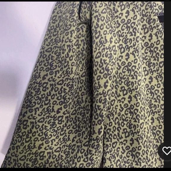 Bloomingdale’s Bobeau Green Cheetah Asymmetrical Ruffled Wrap Dress - Picture 5 of 7